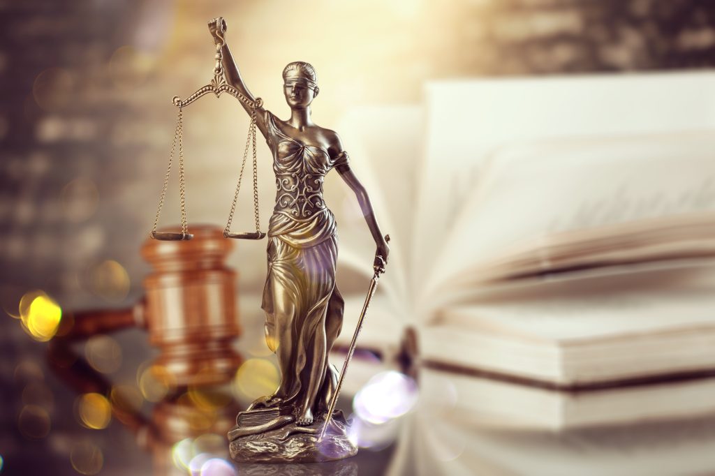 bronze lady justice statue